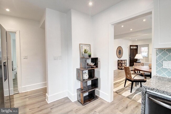 Building Photo - 102 Frederick Ave