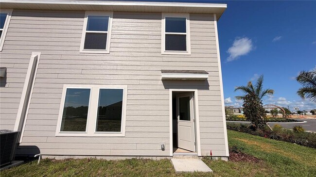 Building Photo - 807 Lynx St