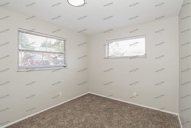 Building Photo - 6585 Daly Rd
