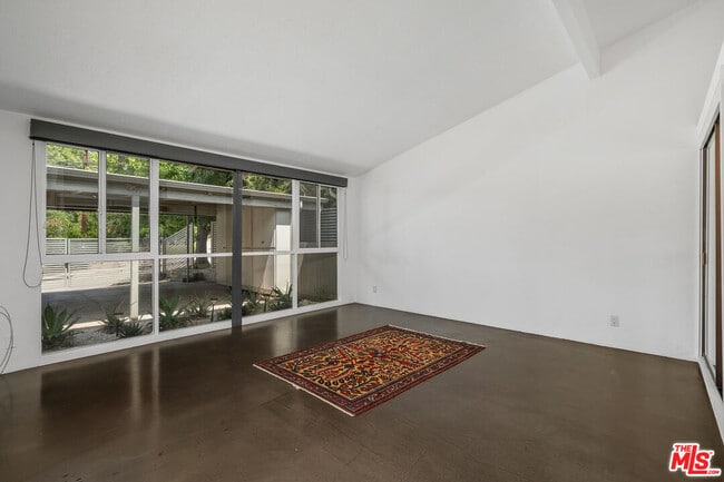 Building Photo - 3641 Woodcliff Rd