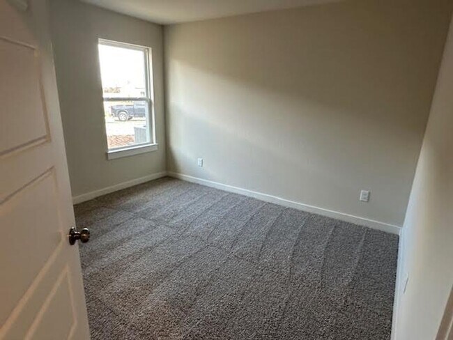 Building Photo - New Build in China Spring