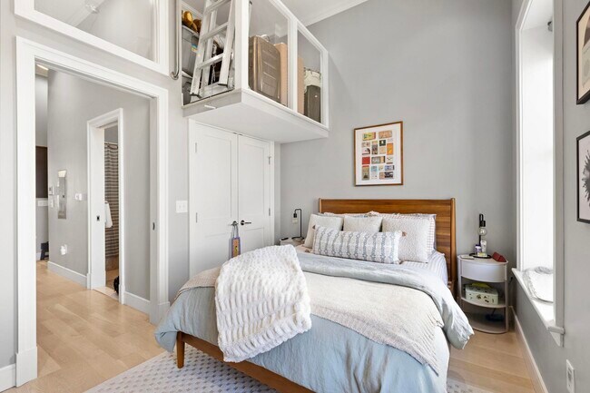 Building Photo - 313 Washington St