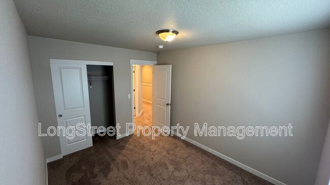 Building Photo - 5727 NW Torchcrest Pl