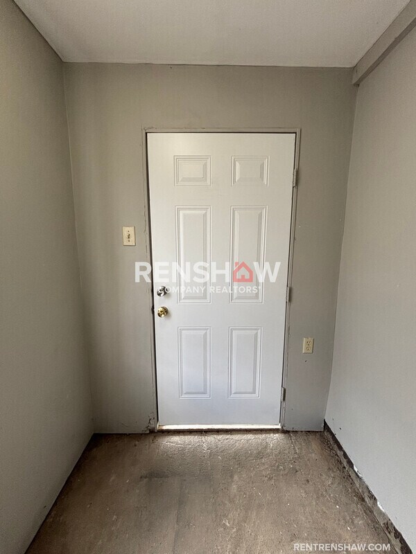 Building Photo - 4920 Buford Ave