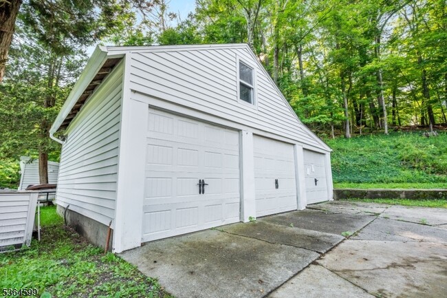 Building Photo - 110 Lake Iliff Rd