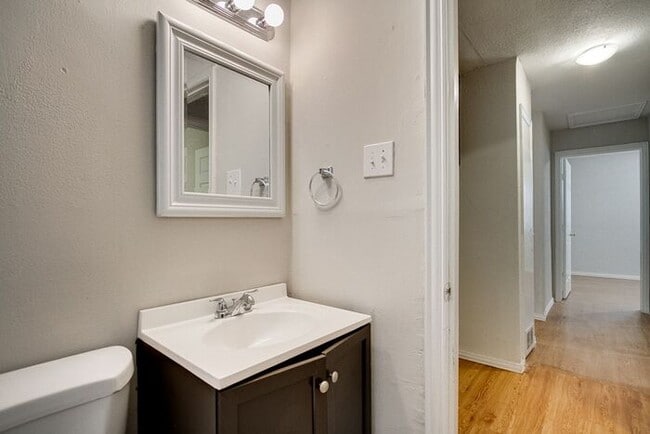 Building Photo - No Application Fees* $500 off 1st months r...