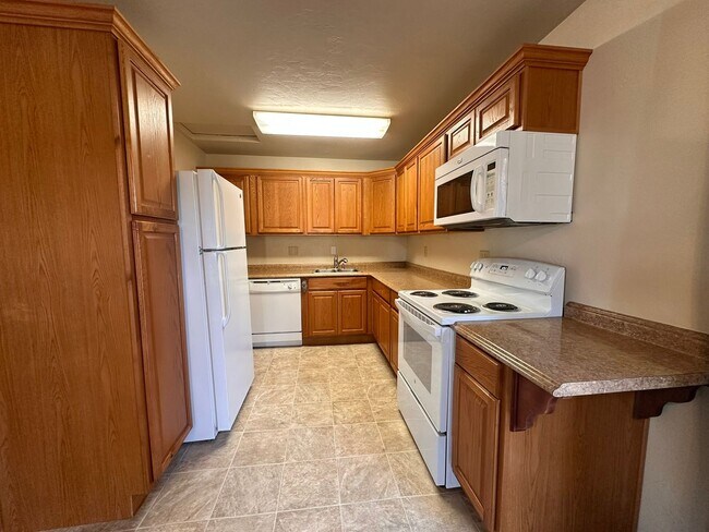 Building Photo - Cozy Veneta One Bedroom