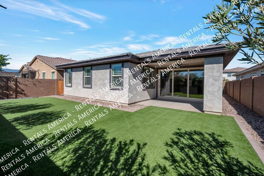 Building Photo - 10047 E Wavelength Ave