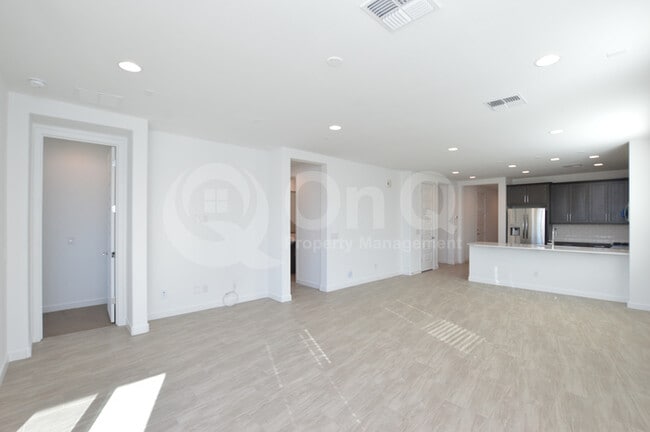 Building Photo - Phoenix New Build! Cortona!