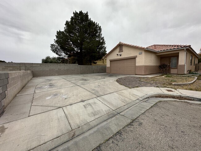 Building Photo - 8701 Emsdale Ct