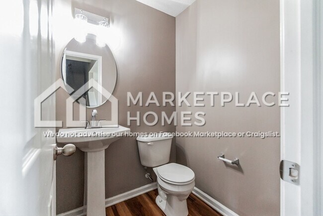 Building Photo - 794 Carolina Way