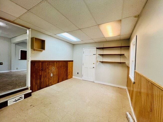 Building Photo - Bluestone Charm