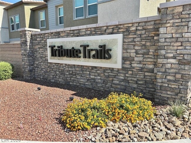 Building Photo - 10920 Rollingford Ave