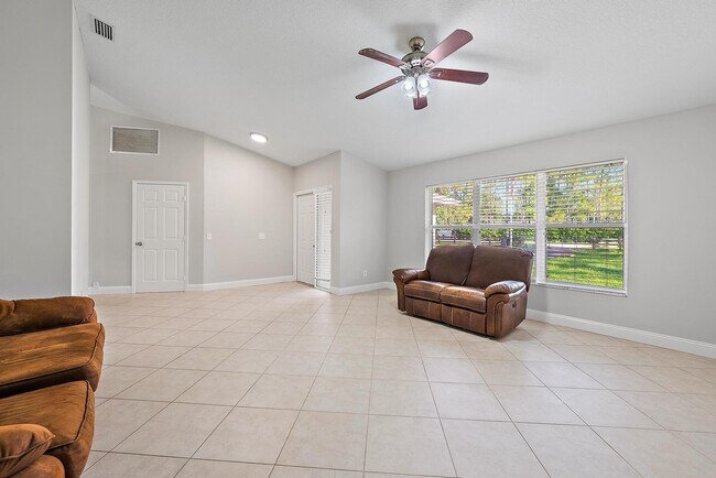 Building Photo - 12904 159th St N