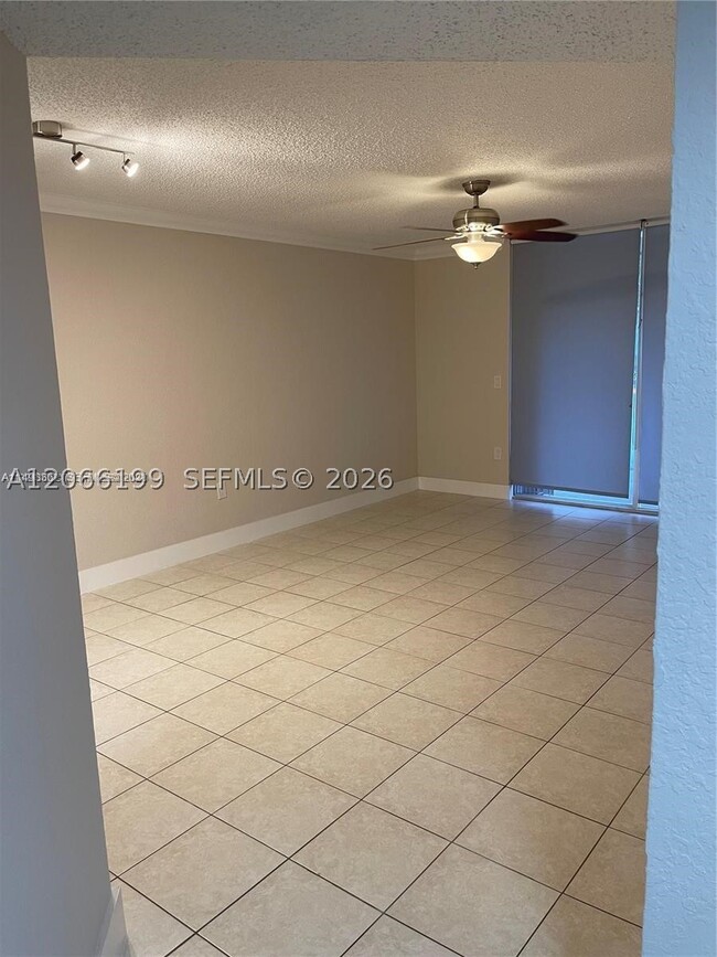 Building Photo - 8225 Lake Dr