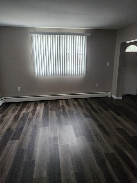 Family room - 27 E Coal St