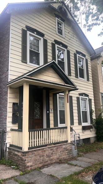 Primary Photo - 627 4th Ave