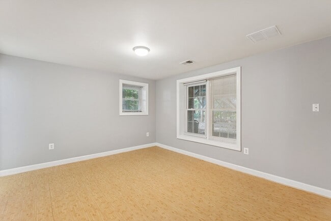 Building Photo - 2 BD/ 2BA  Apartment