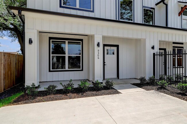 Building Photo - 9306 E Avenue L