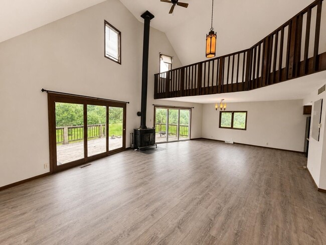 Building Photo - 4284 State Rd J