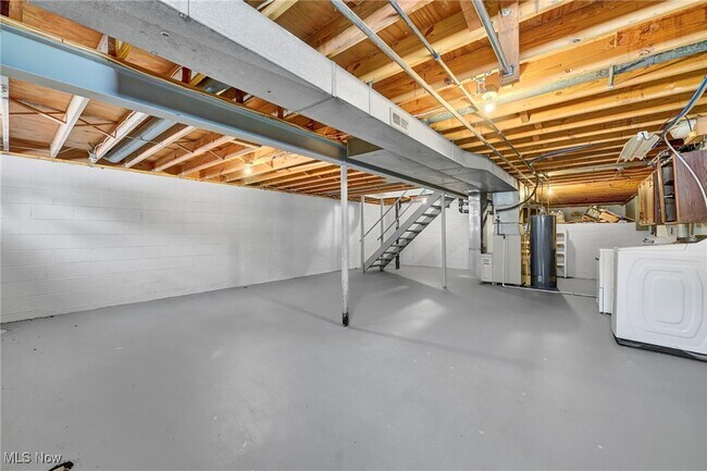 Building Photo - 5601 Sunset Dr