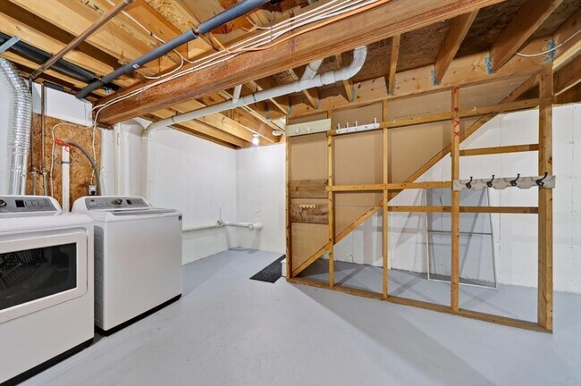 Building Photo - 168 North St