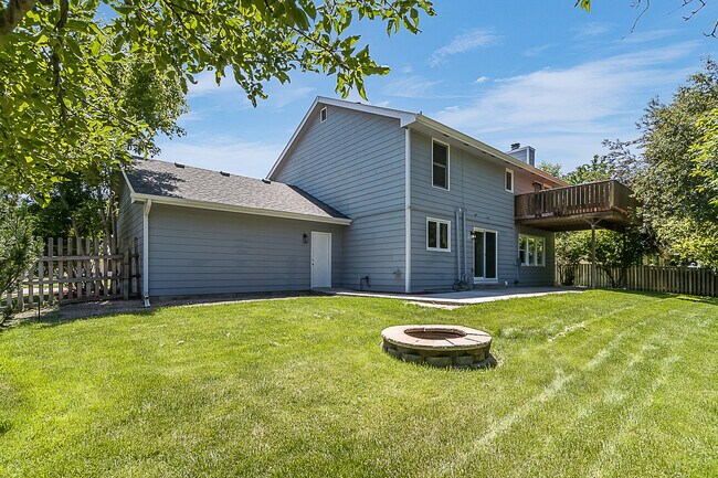 Building Photo - 1724 Westchester Ln