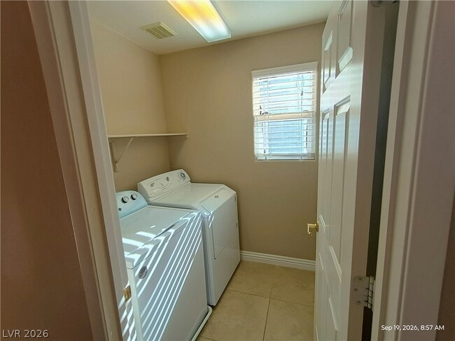 Building Photo - 9742 Thistle Dew Ave