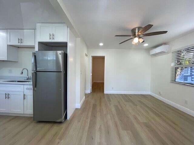 Building Photo - 302 N Tamarind Ave