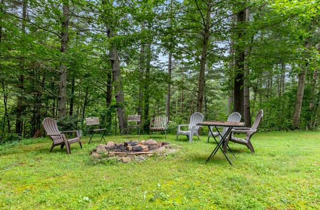Building Photo - Private, Mountain Cottage in Weaverville, 3 Bed, 2 bathroom, 12 Month Lease