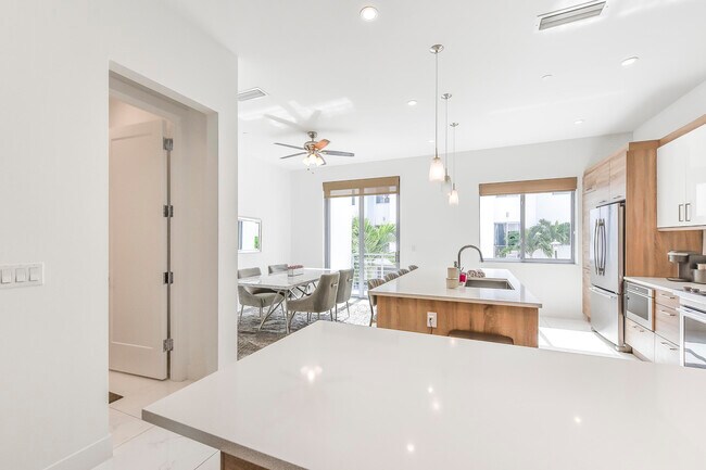 Building Photo - 4030 NW 18th Way