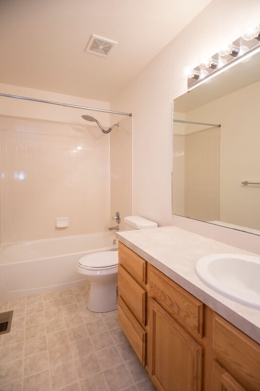Building Photo - 4154 La Junta Dr