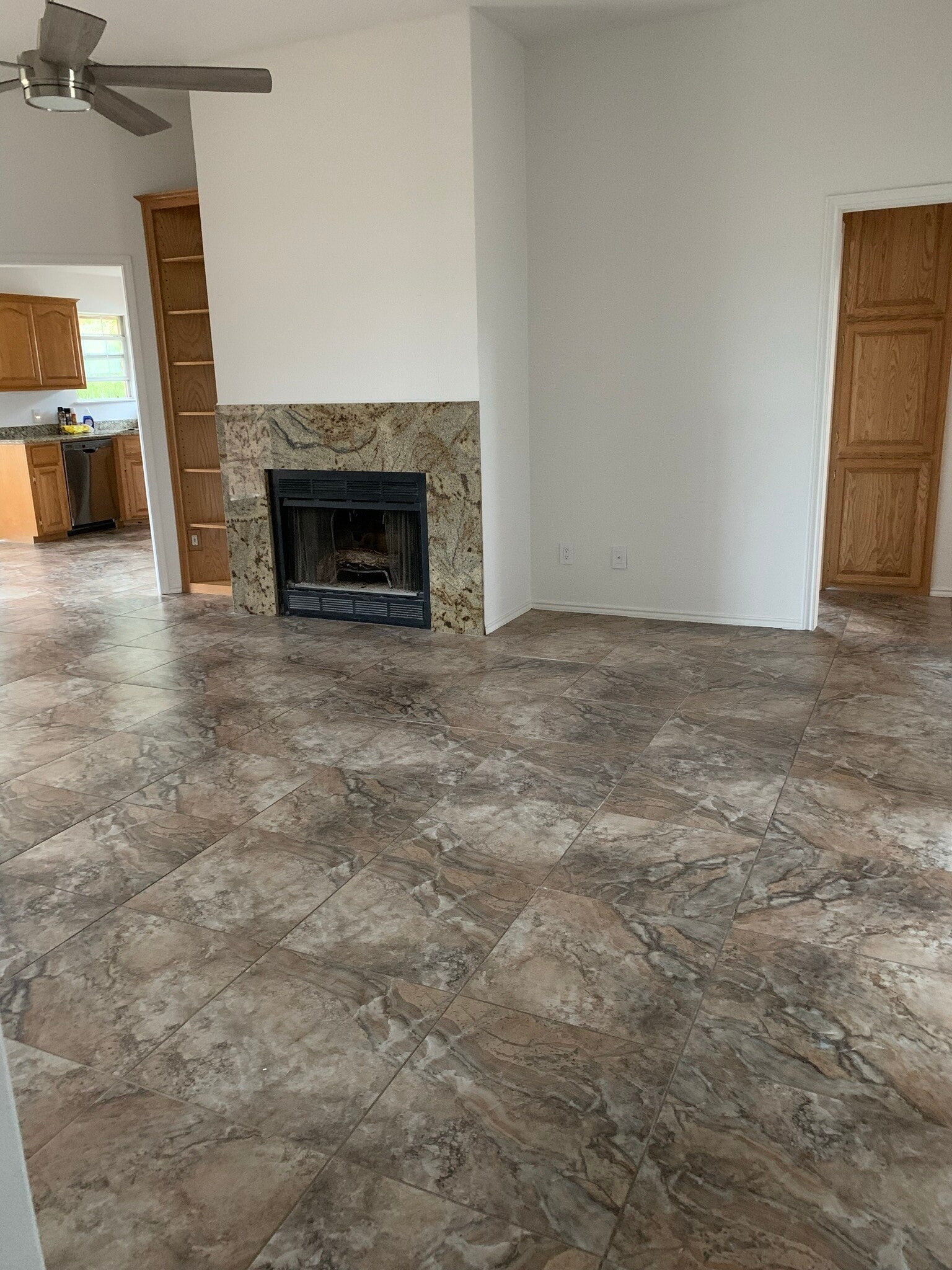 Living room - 8009 Thompson Pky