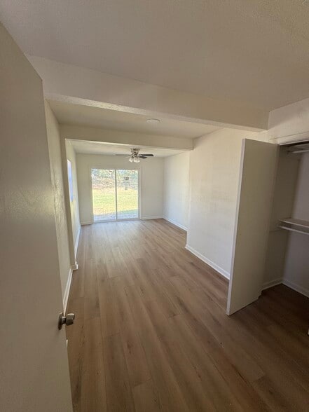 Building Photo - 2208 Mary Jane Dr