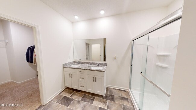 Building Photo - 2427 Hyacinth Ln