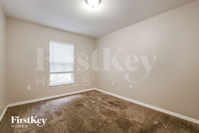 Building Photo - 1564 Deerfield Ave