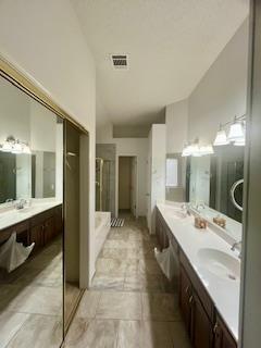 Building Photo - 1208 Oakwood Blvd