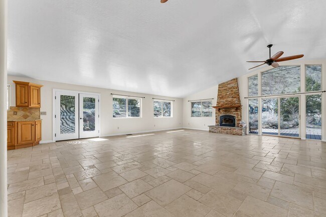 Building Photo - 155 Pioche Rd