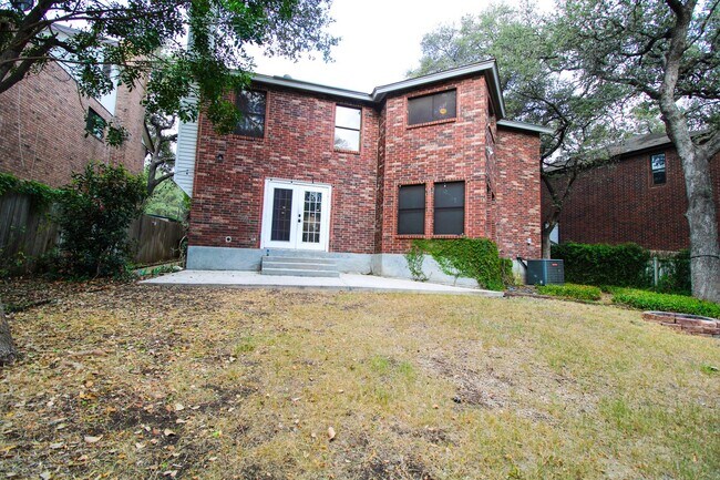 Building Photo - 14018 N Hills Village Dr
