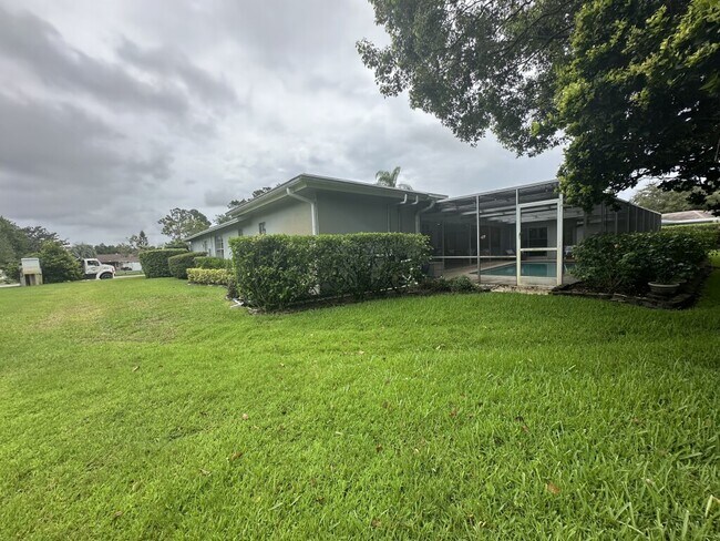 Building Photo - 2780 Landmark Dr