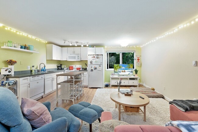 Interior Photo - Huge 2 bedroom units on Queen Anne across ...