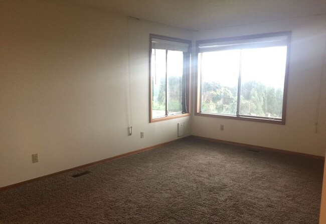 Building Photo - Amazing Panoramic view of Clackamas river,...