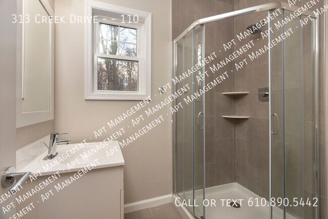 Building Photo - 313 Creek Dr