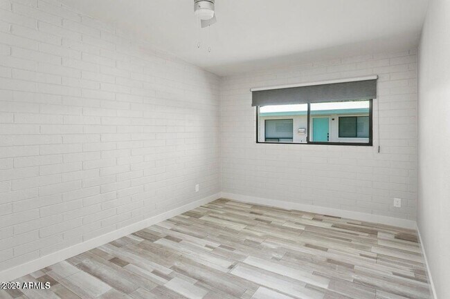Building Photo - 7440 E Cave Creek Rd