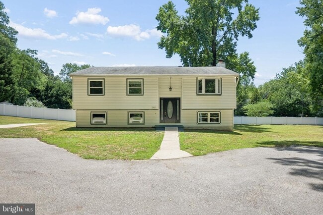 Building Photo - 1365 Moyer Rd