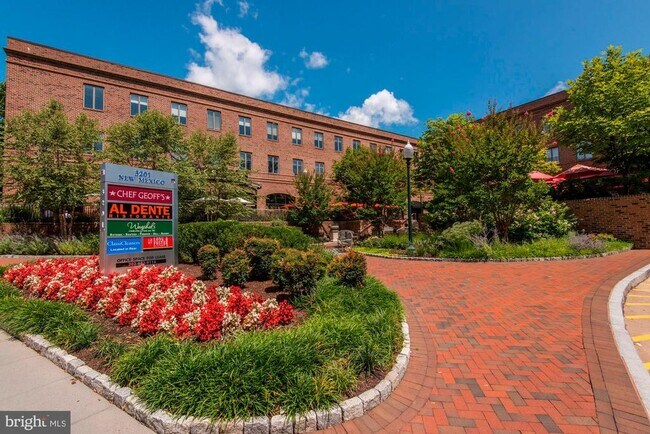 Building Photo - 4290 Massachusetts Ave NW