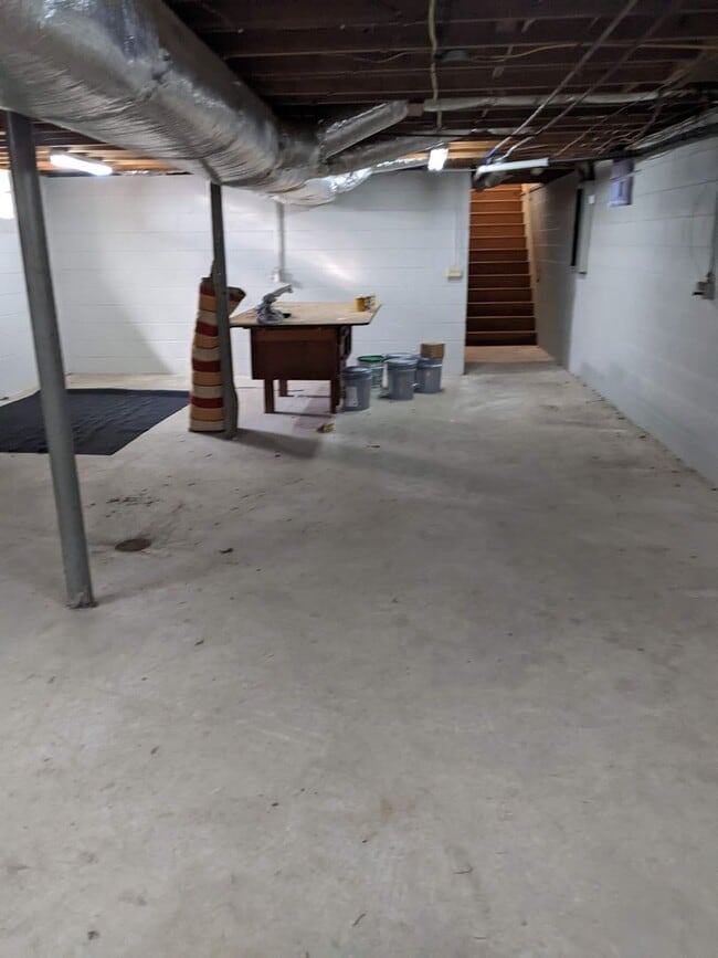 Building Photo - 5990 Idlewild Rd