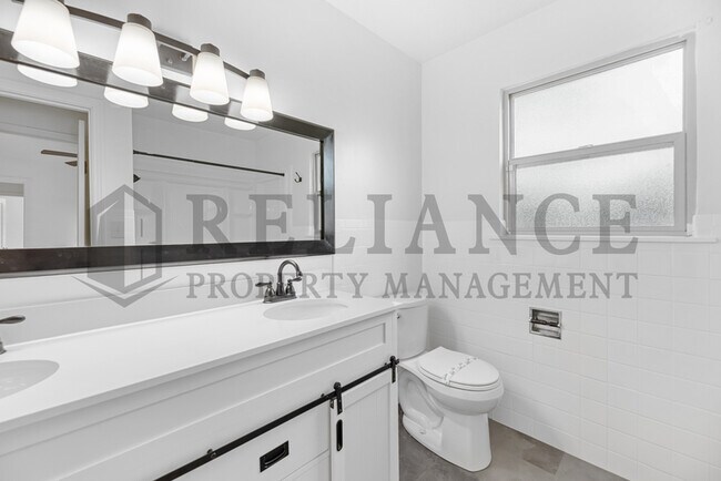 Building Photo - 1008 N Edgemoor St