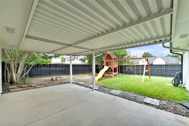 Building Photo - 2600 Summertree Dr