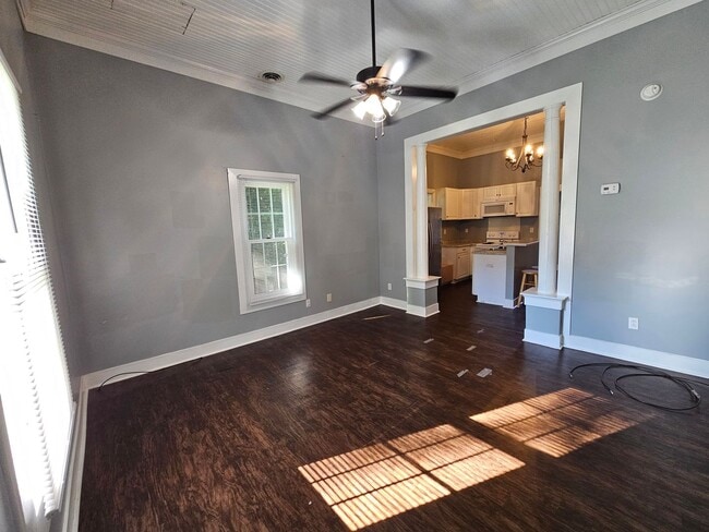 Building Photo - NEW LISTING!!!!!